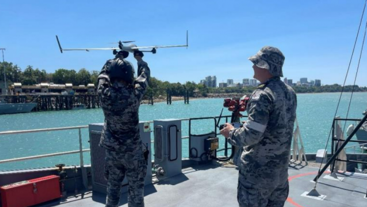 ВМС Австралии усилили патрульные катера беспилотниками Edge 130